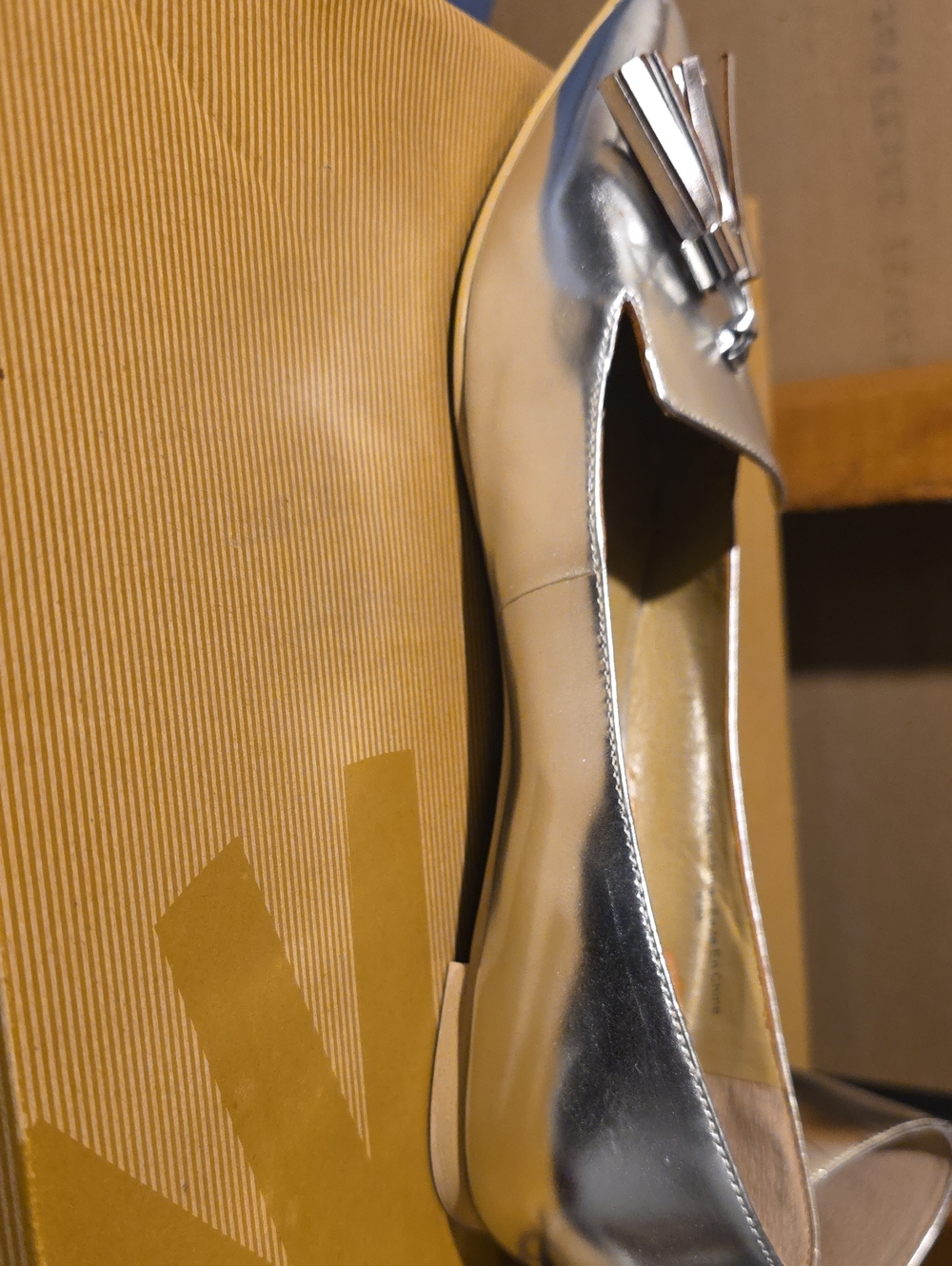 Metallic Tassel Pointed-Toe Flats - Silver - Picture 4 of 6
